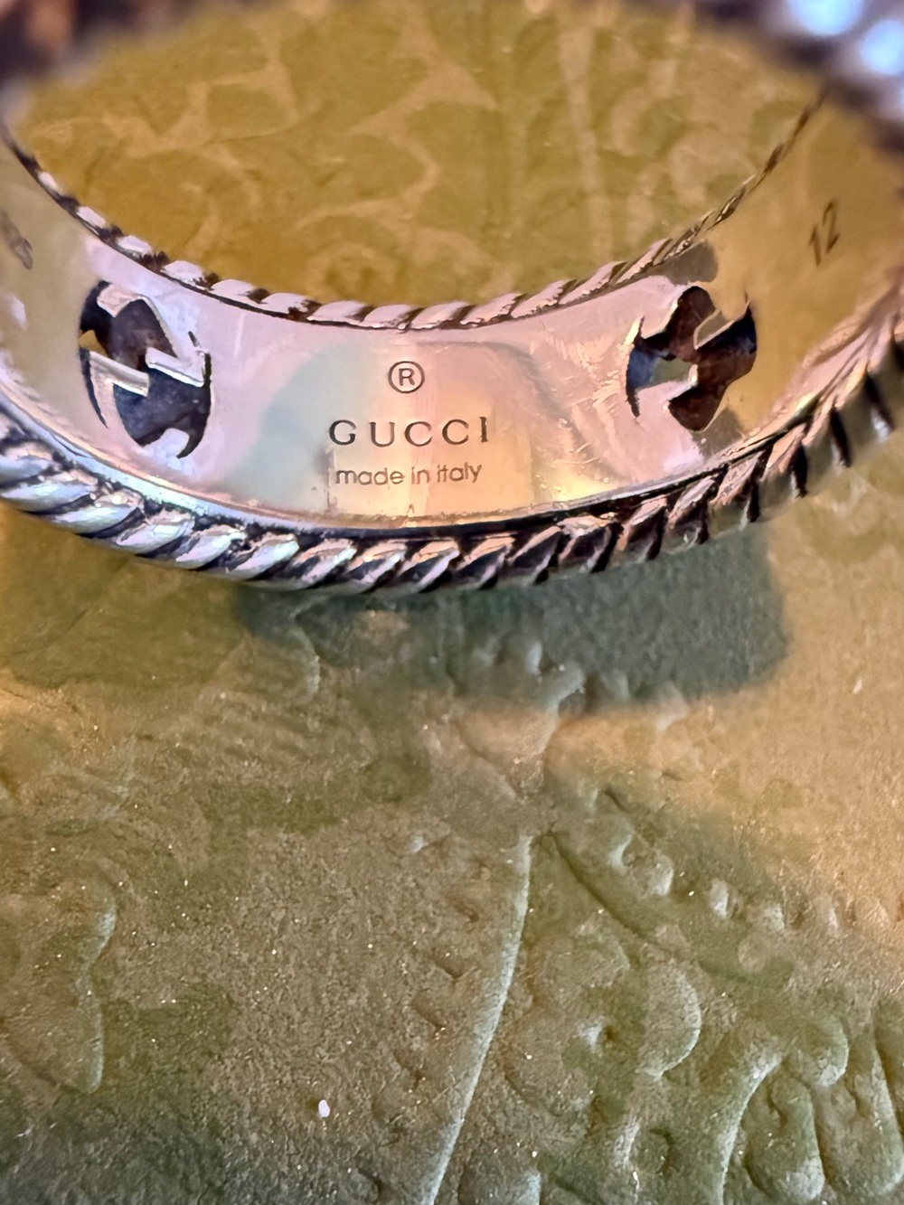 Gucci Flower Interlocking GG Ring Size 6 - Picture 5 of 8